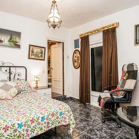 公寓 2 Bedroom Beautiful In 比德雷雷斯