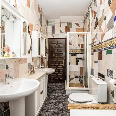2 Bedroom Beautiful In